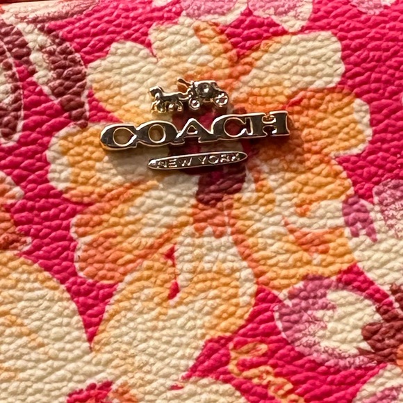 SOLD Coach Vintage Daisy mini pouch EUC SOLD - Picture 8 of 12